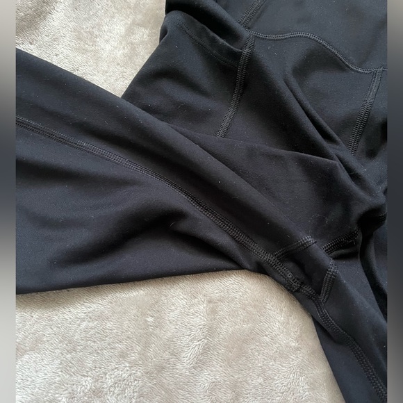 Victoria’s Secret Sport Leggings - with pockets - Picture 5 of 6